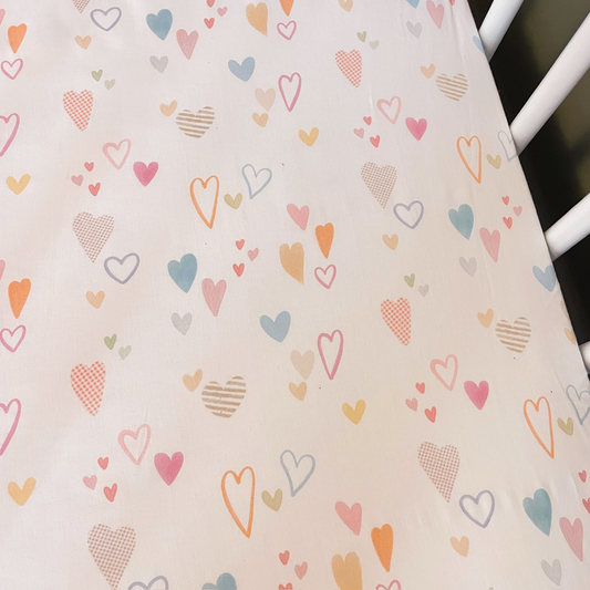 Sábana Ajustable Cuna Corazones 100% algodón - 200 hilos